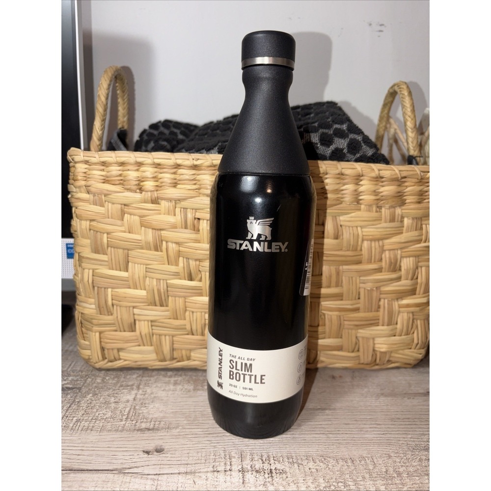 Stanley 20oz All Day Slim Bottle Black 2.0 Glossy- BRAND‎ NEW WITH TAGS